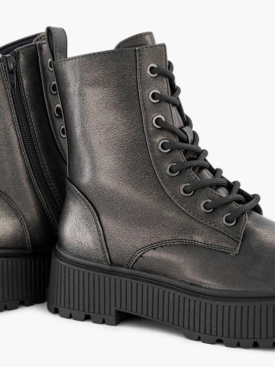 Claudia Ghizzani Veterboot
