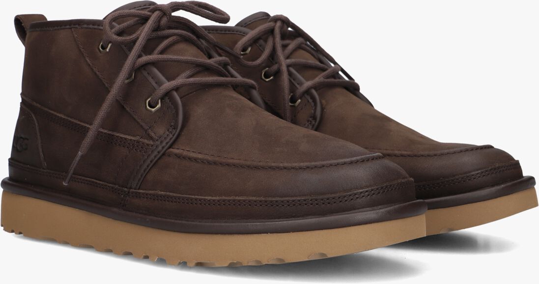 bruine ugg veterschoenen m neumel moc nubuck