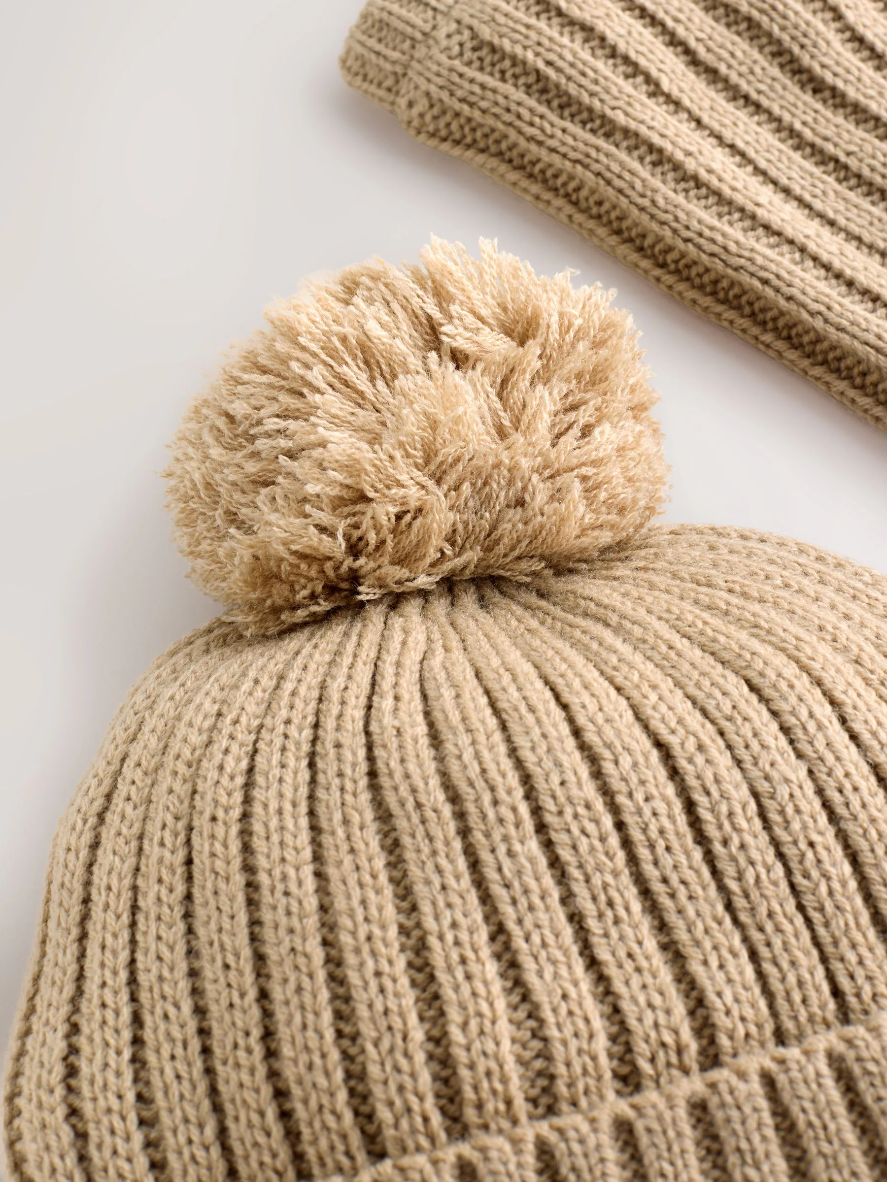 Neutraal - Pom Beanie Hat & Snood Set 2 Piece (1-16yrs)