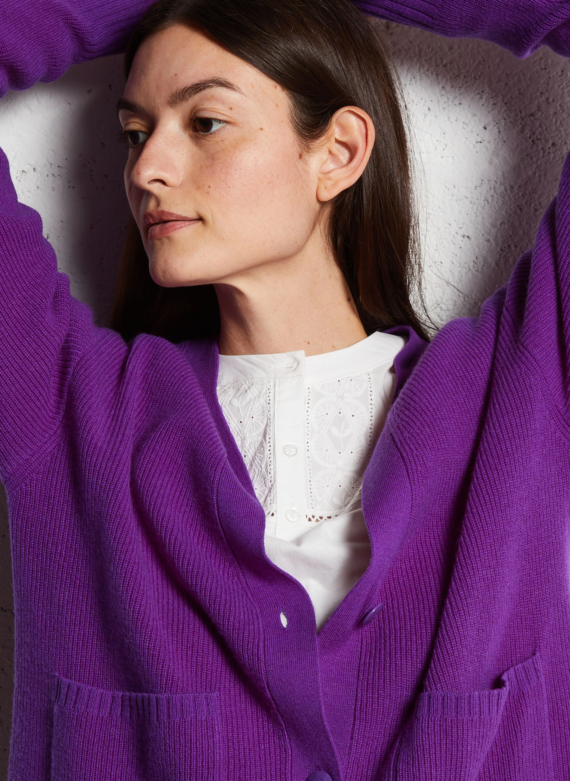 ARTIMUS - Gilet col V en laine | Violet
