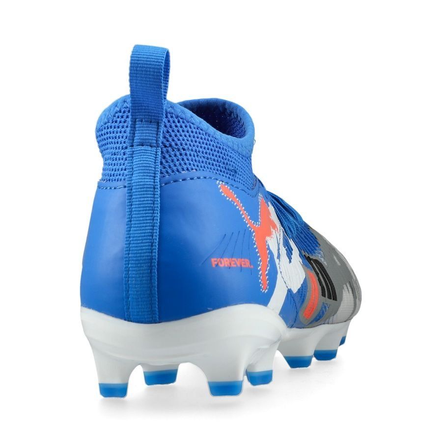 PUMA Future 8 Match FG/AG Forever - Blanc/Bleu/Gris/Noir/Glowing Red Enfant ÉDITION LIMITÉE