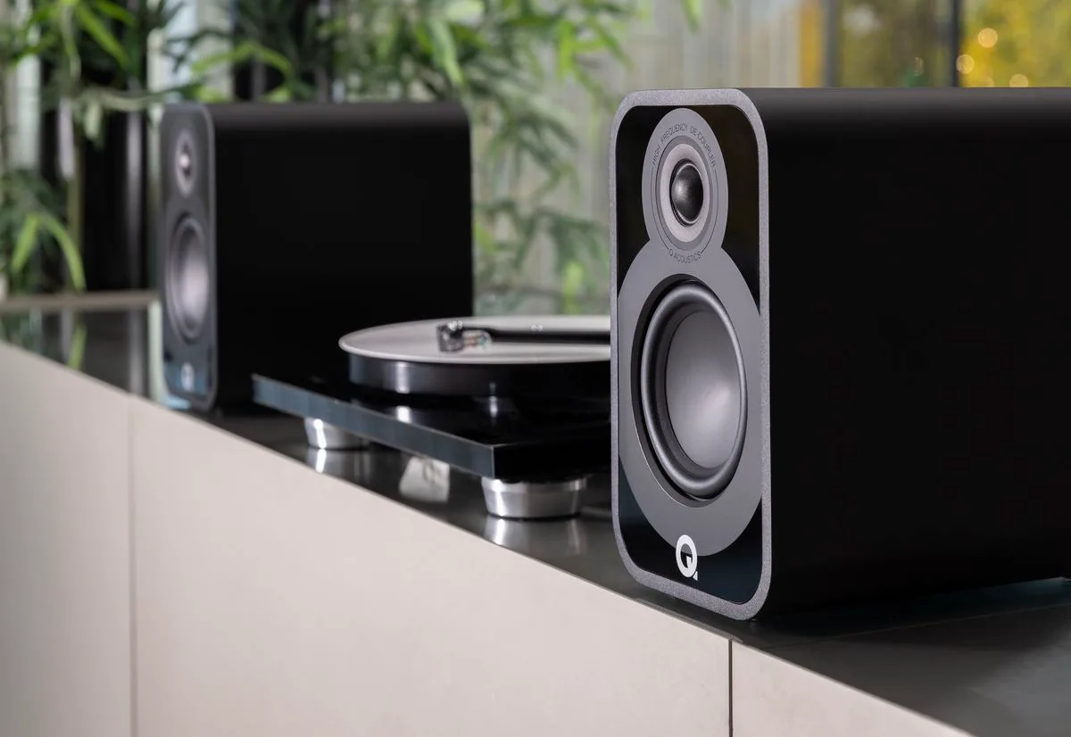 Q Acoustics 5010 Noir Mat (la paire) Enceintes bibliothèque