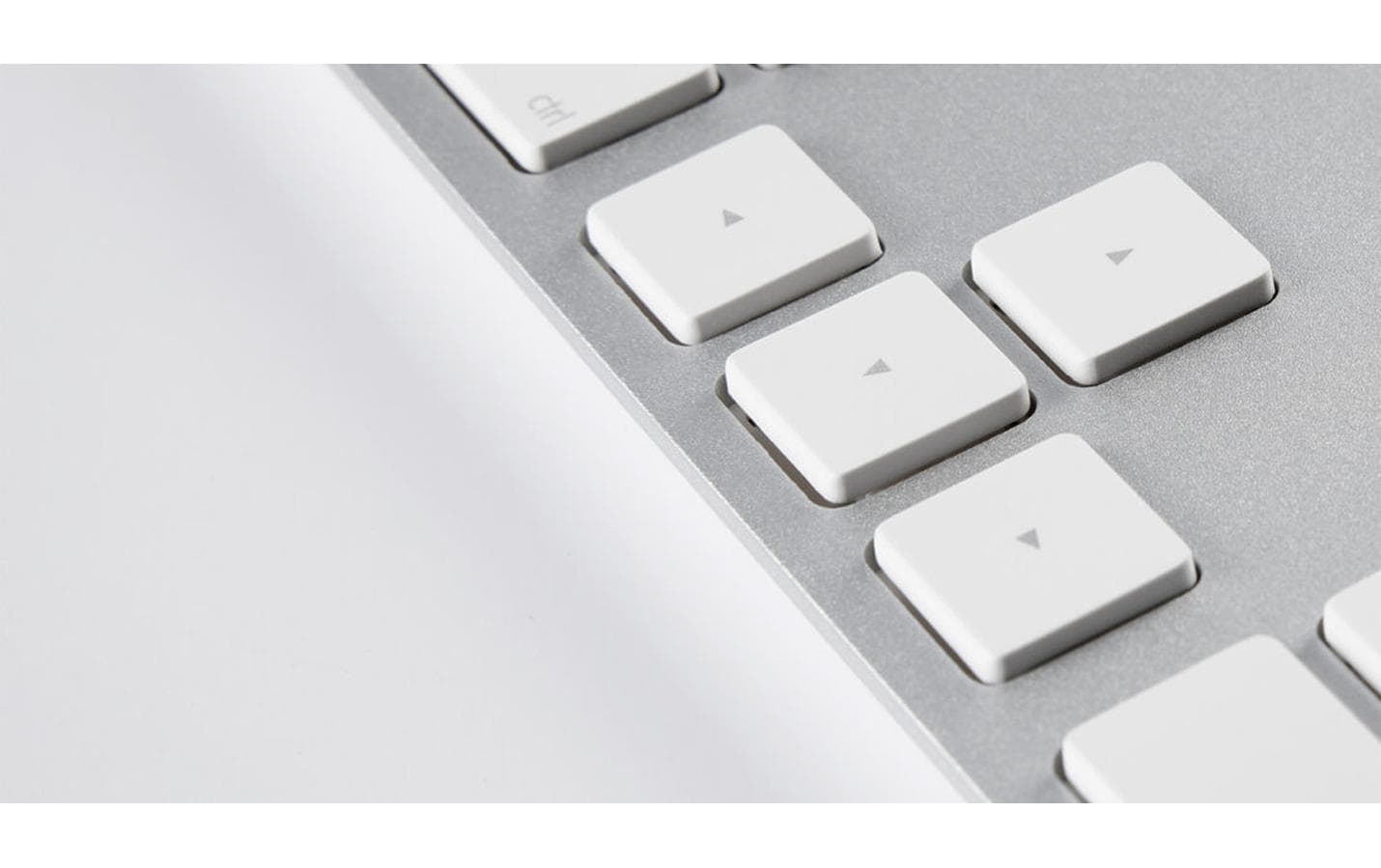 Tastatur USB Grosse Beschriftung SilberGrossschrift USB Tastatur mit 2 USB-Anschlüssen und oberer Aluminiumabdeckung