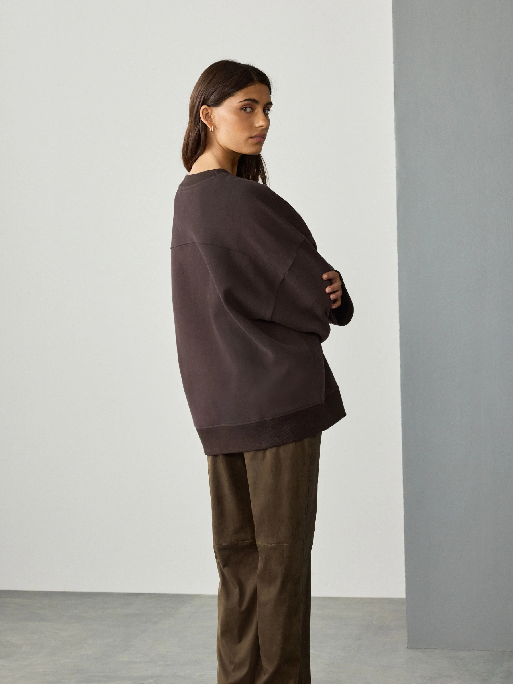 Chocoladebruin - Verfijnd sweatshirt met ronde hals, lange mouwen en ribbels