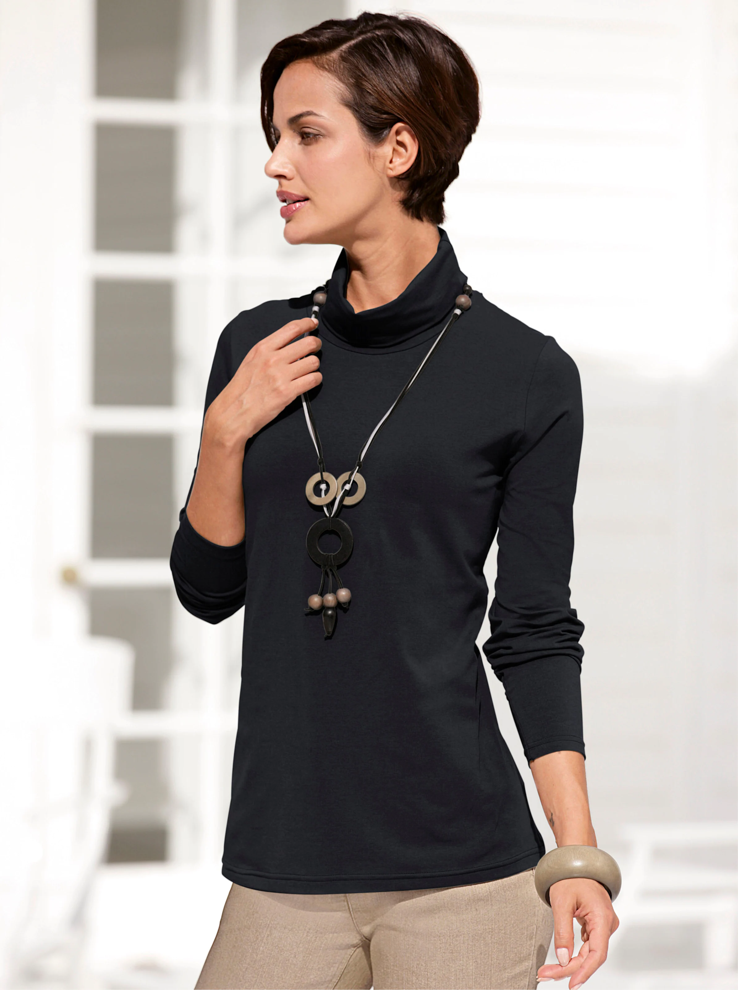 Rollkragenshirt in schwarz
