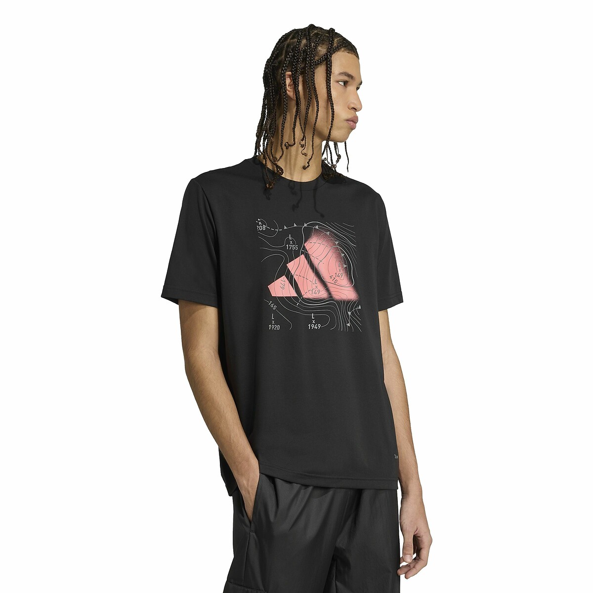 ADIDAS ROUPAS ESPORTIVAS<br>Camiseta de manga curta com estampa