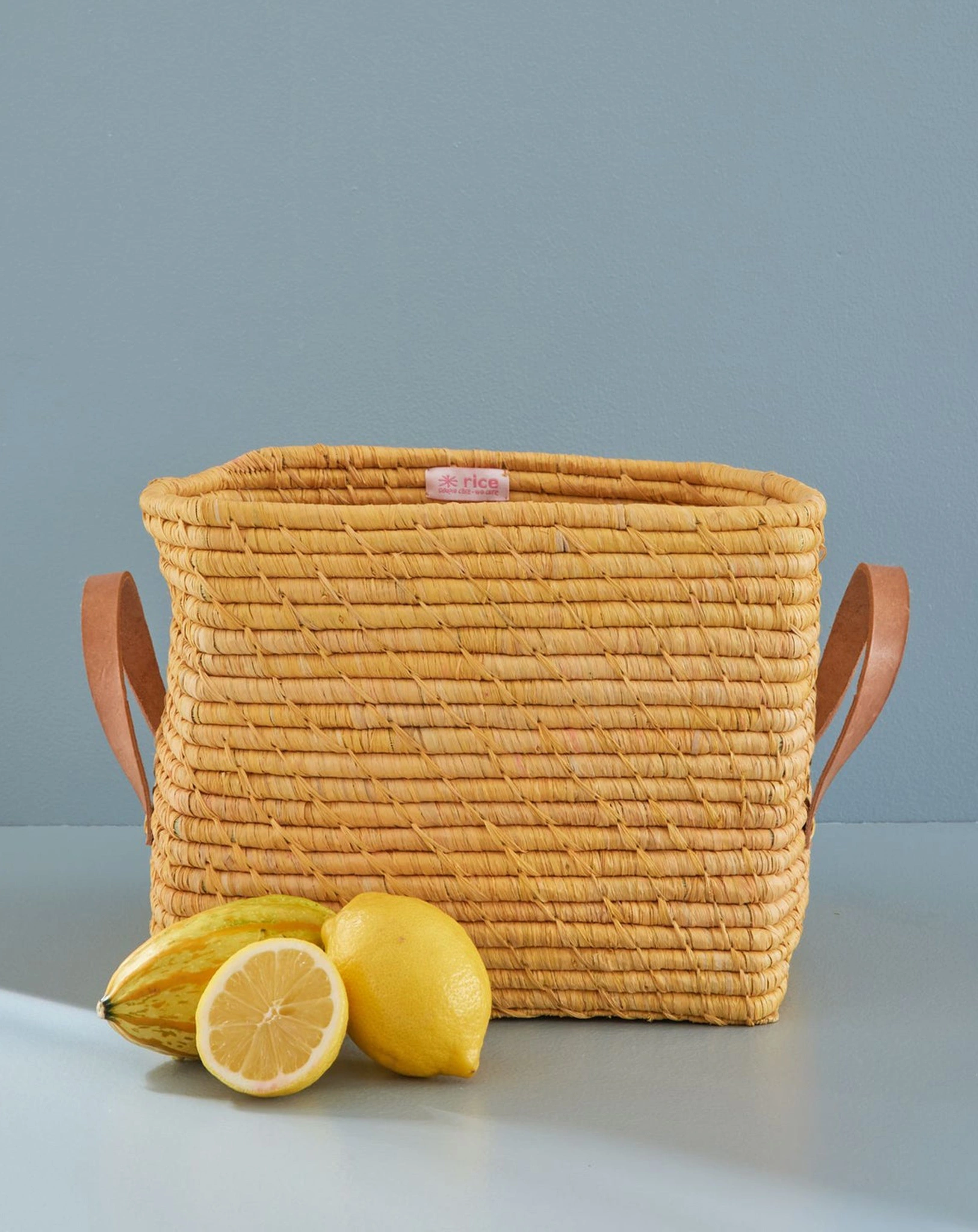 Raffia-Korb LEATHER HANDLES in gelb