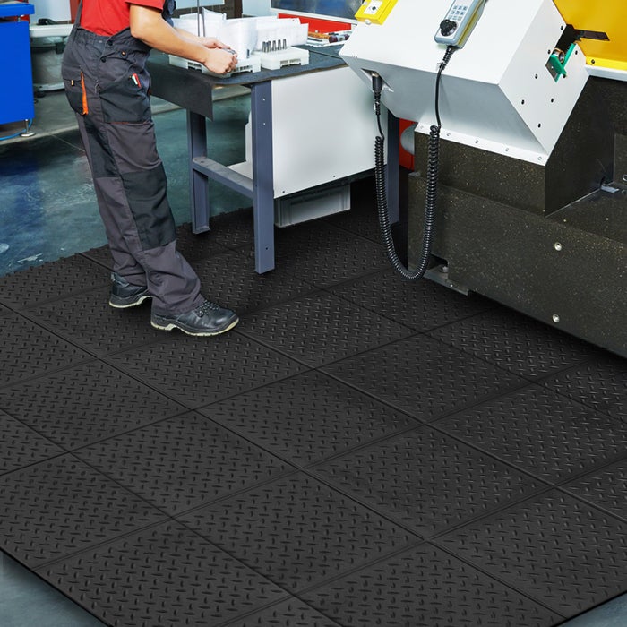 Rubberen mat - in elkaar grijpend systeem - afmeting: 92x92 cm - geribbeld