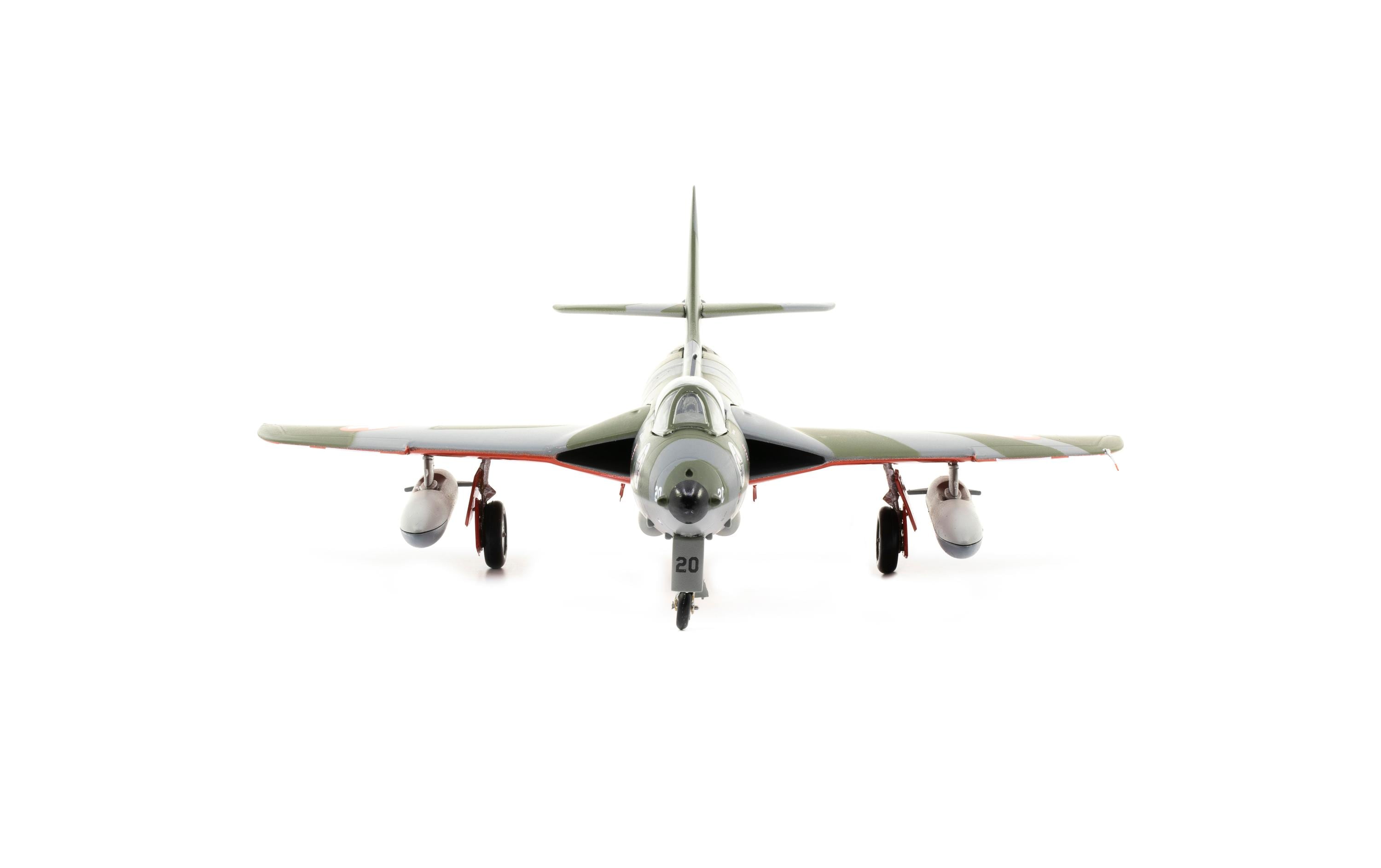 Hunter Mk58 J-4020 Patrouille Suisse 1:72Authentisches Modell der Patrouille Suisse Hunter