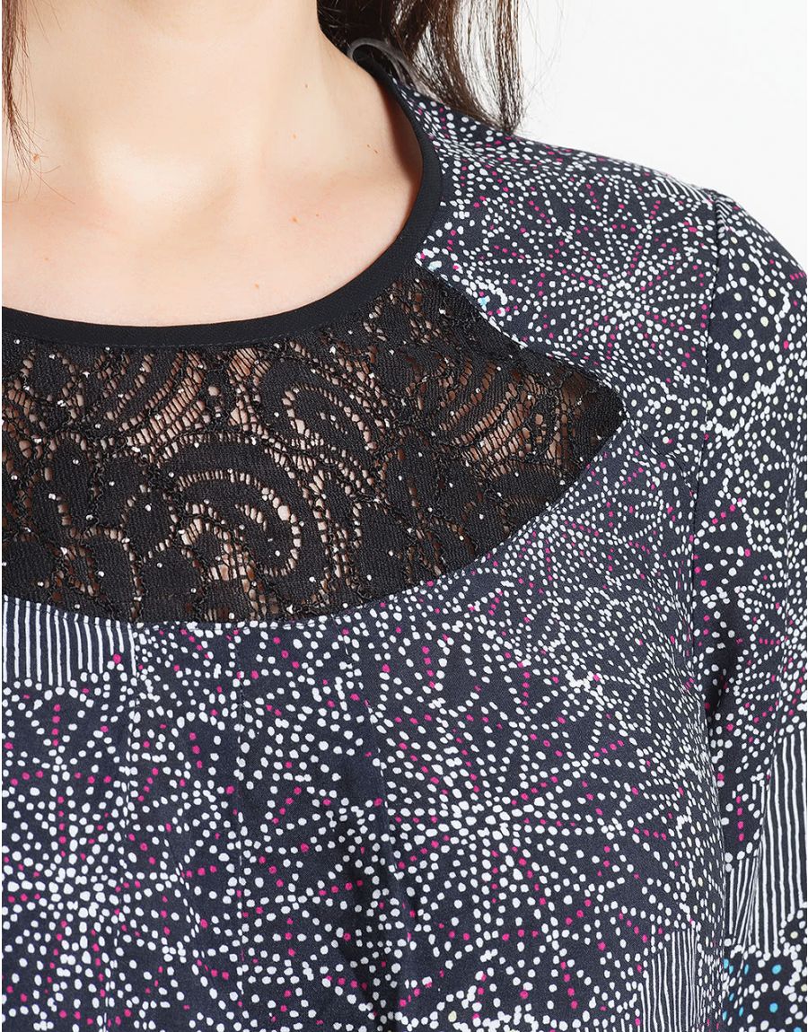 Blouse évasée en dentelle