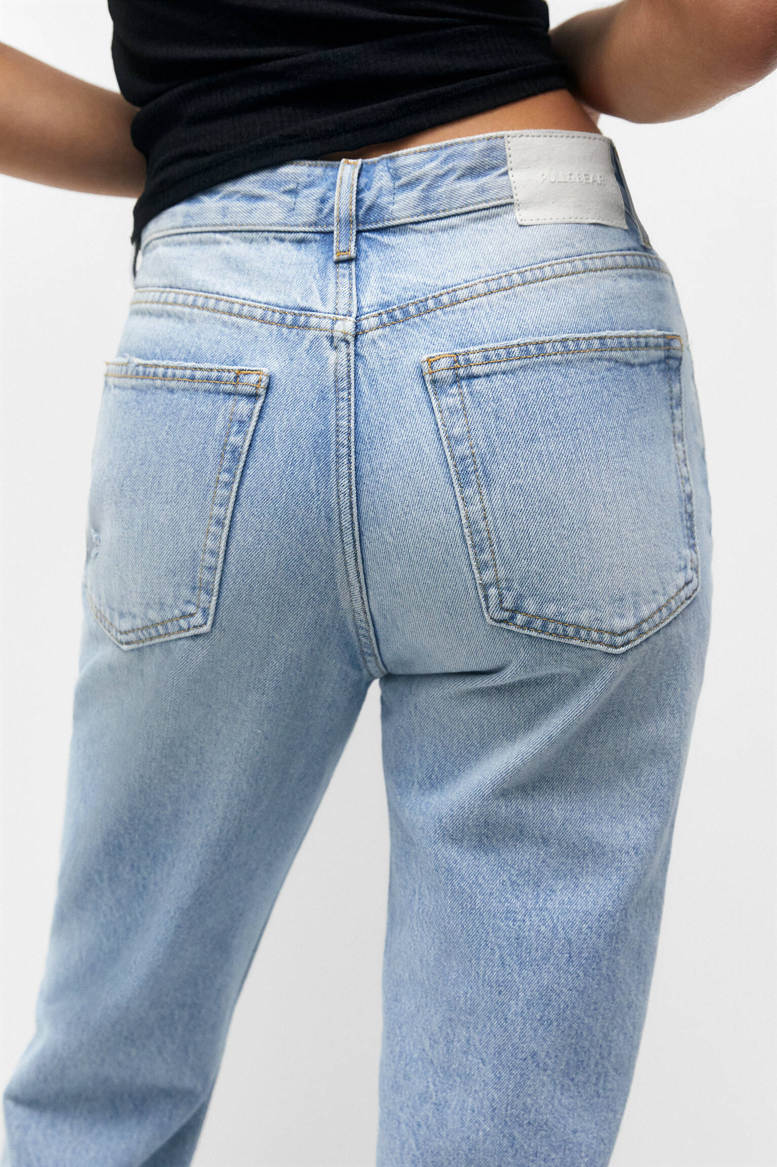 Calça jeans Mom Fit rasgada - Azul Médio