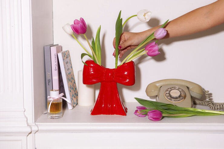 Doiy Vase - Bow - Red