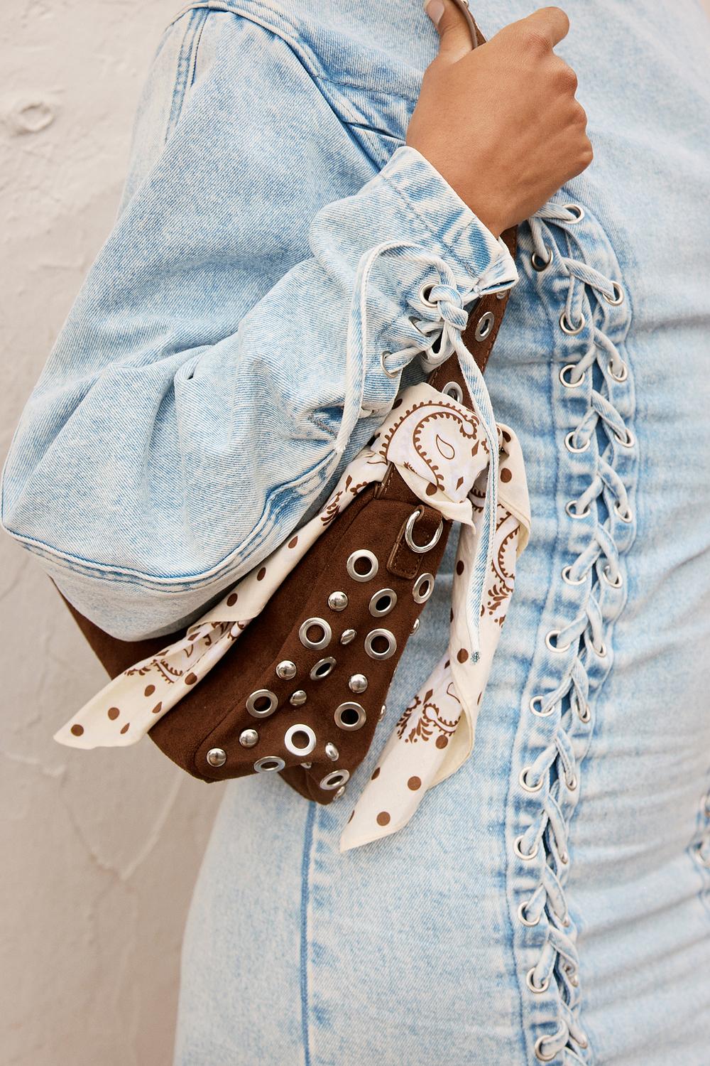ELEGANT INDULGENCE - OFFWHITE