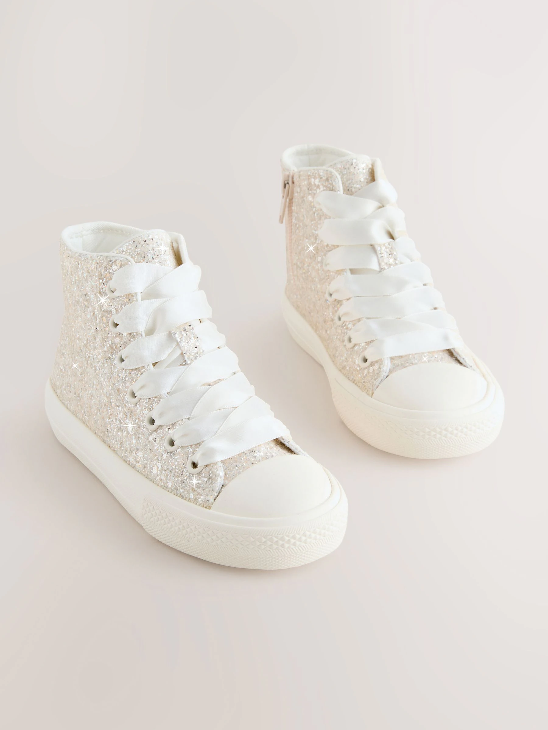 Ivoorkleurig met glitters - Hoge sneakers met veters