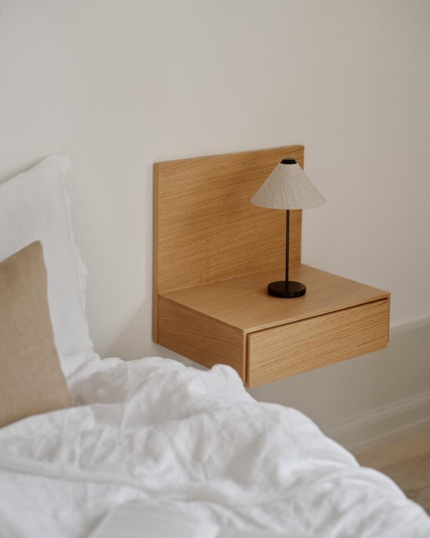 New Works Tana wand nachtkastje zwart eiken