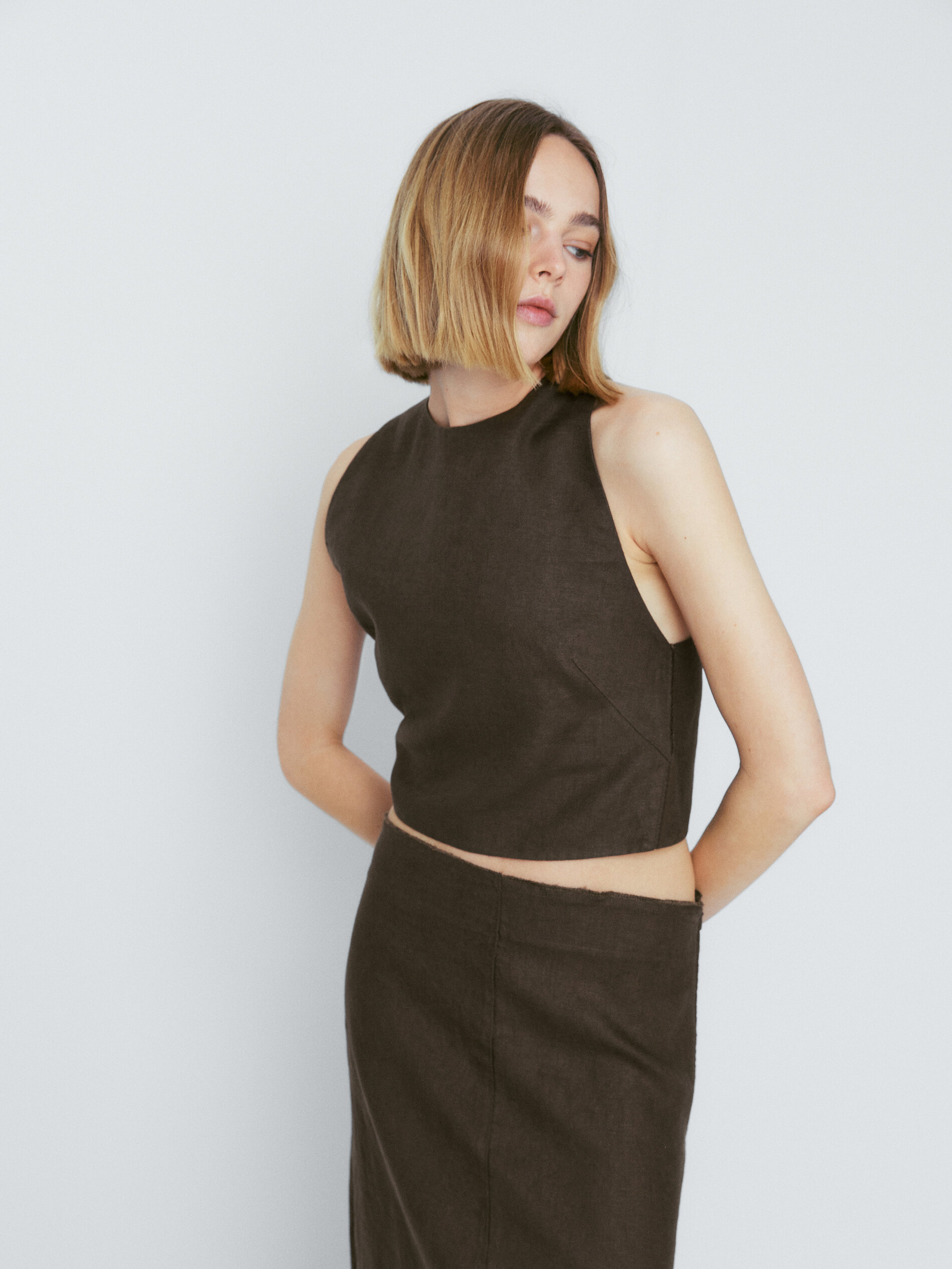 Saia midi de linho com detalhes de costura - CAQUI