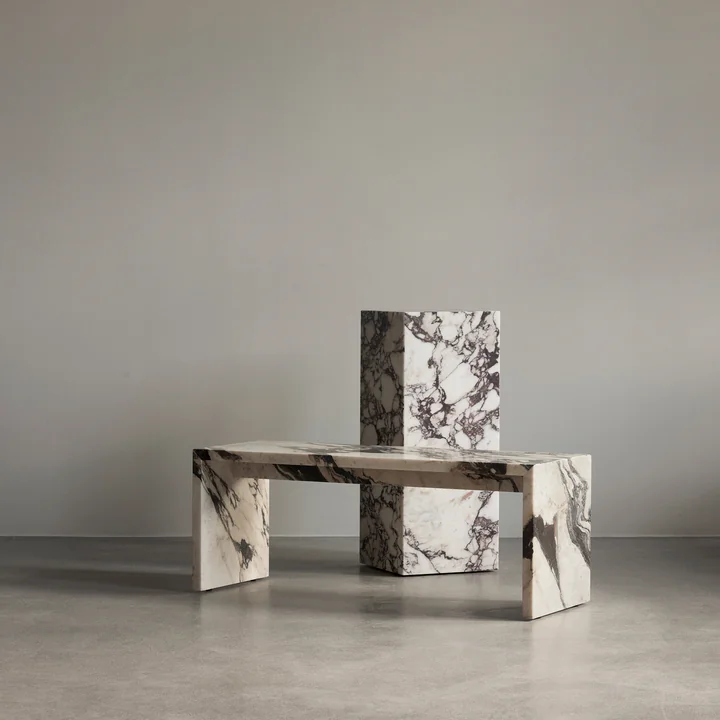 Audo - Plinth Couchtisch low, calacatta viola