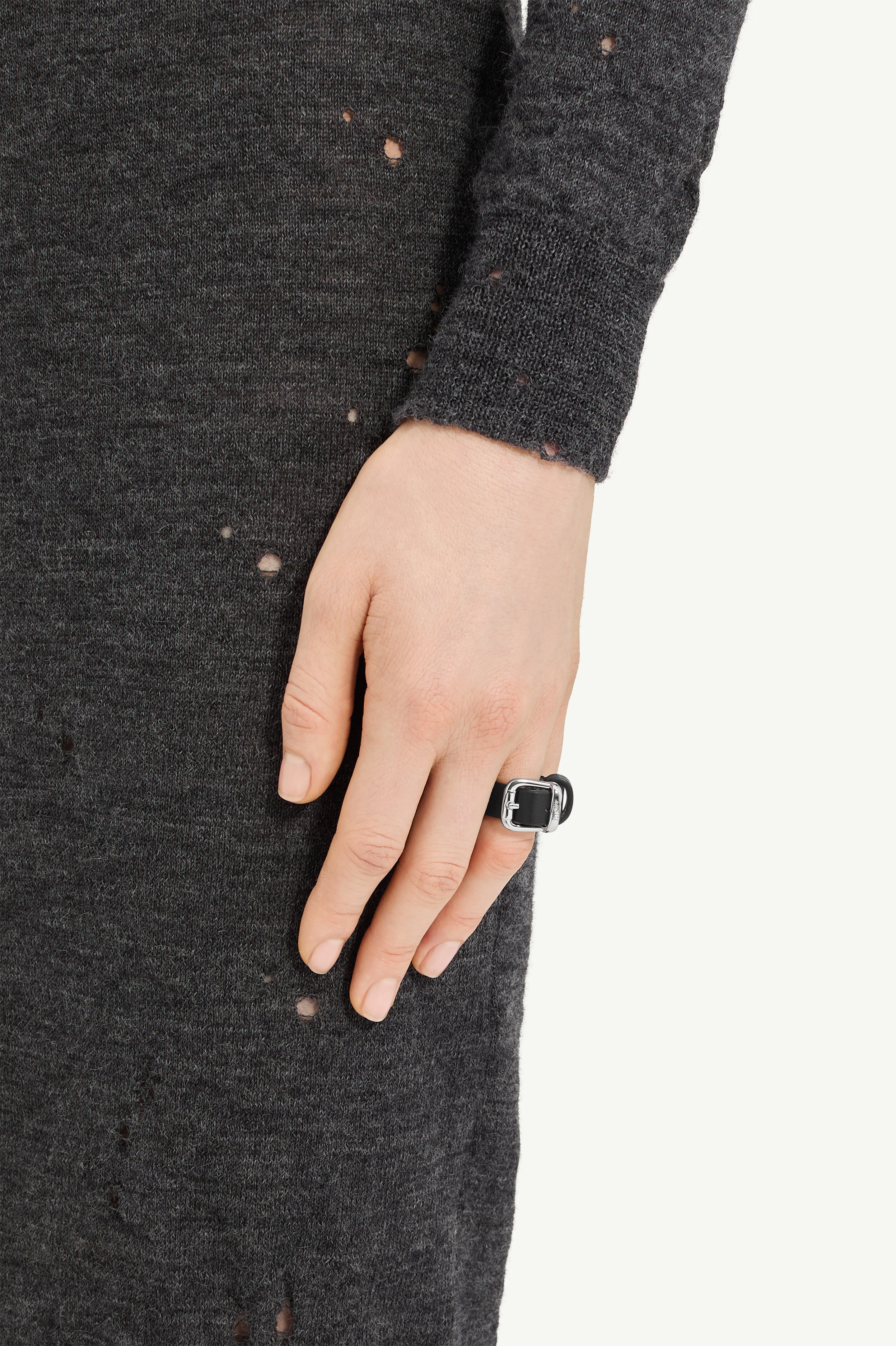 Bague à boucle en cuir de veau pour femme | MM6