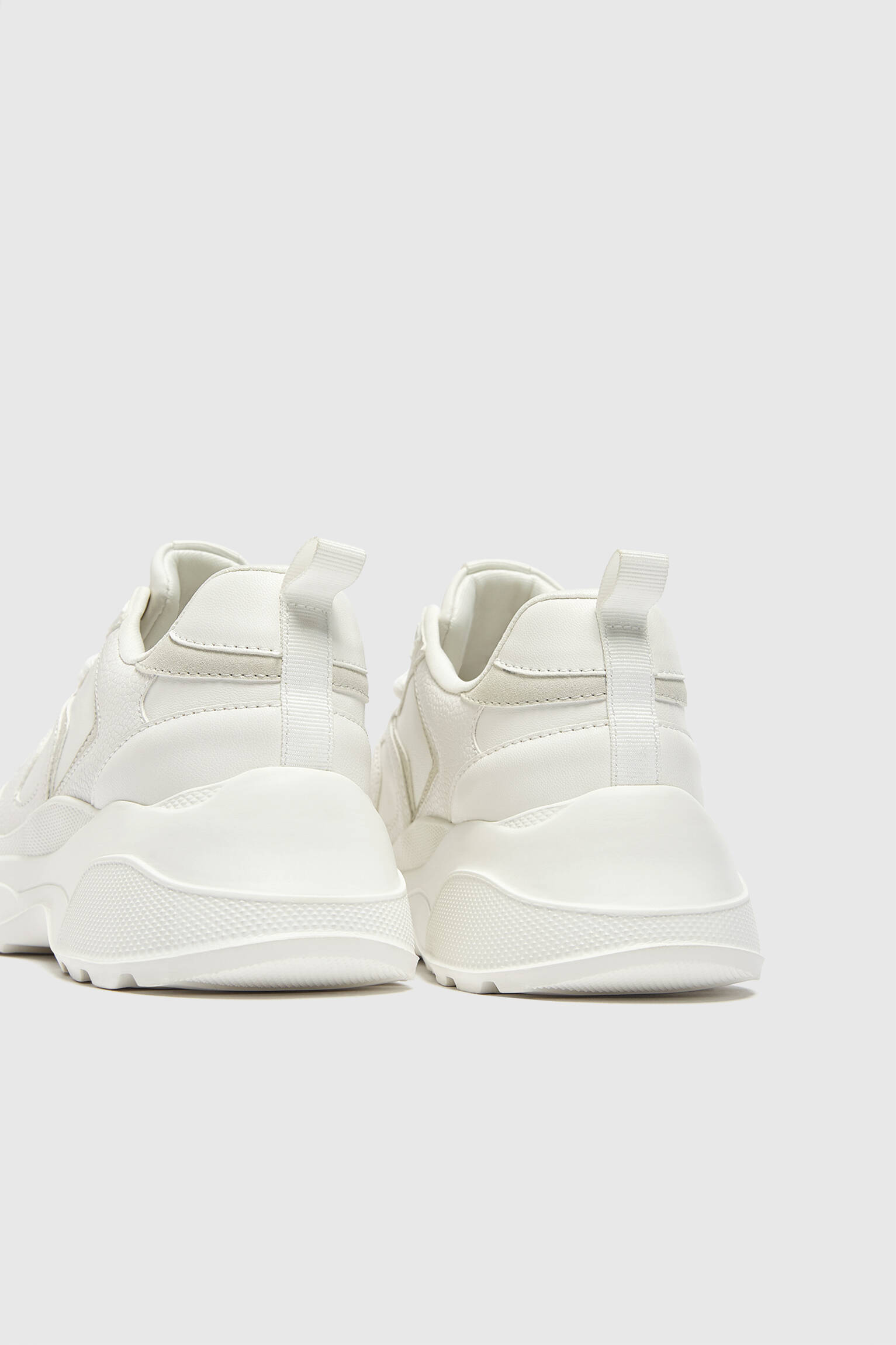 TÊNIS ESPORTIVO VOLUME - BRANCO