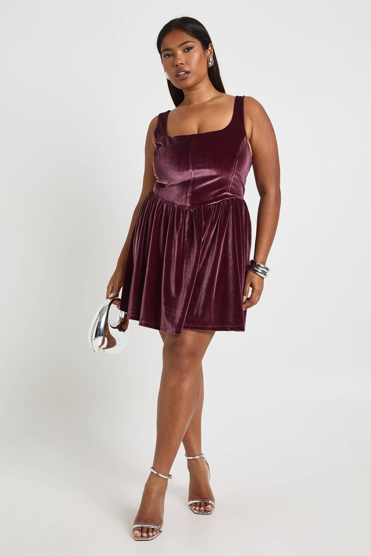 boohoo Robe en velours Plus à encolure carrée avec détail corset