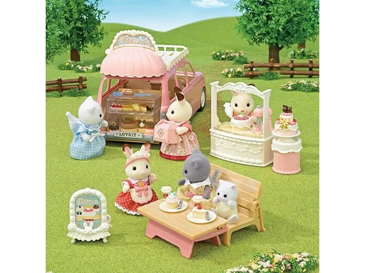 Sylvanian Families Village Cake Shop Starter Set