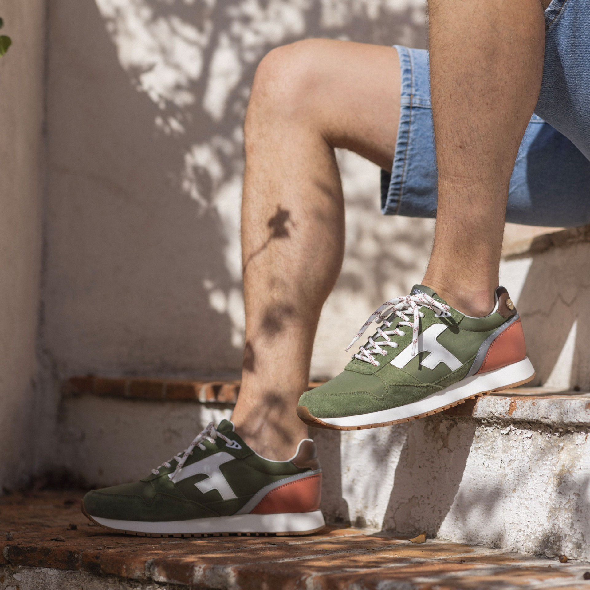 Runnings kaki & terracotta polyester recyclé et suède - modèle Elm