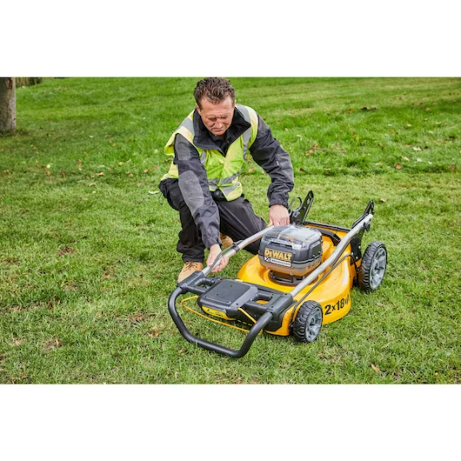 DeWALT DCMW564N 18V Li-Ion Accu Grasmaaier body incl. opvangzak - 55L - 48cm