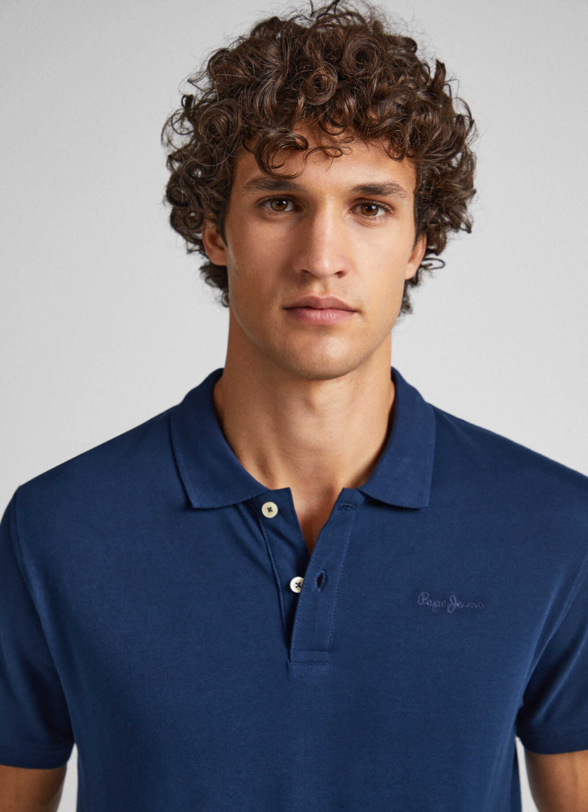 Camisa polo em piqué de algodão com logotipo bordado - azul marinho