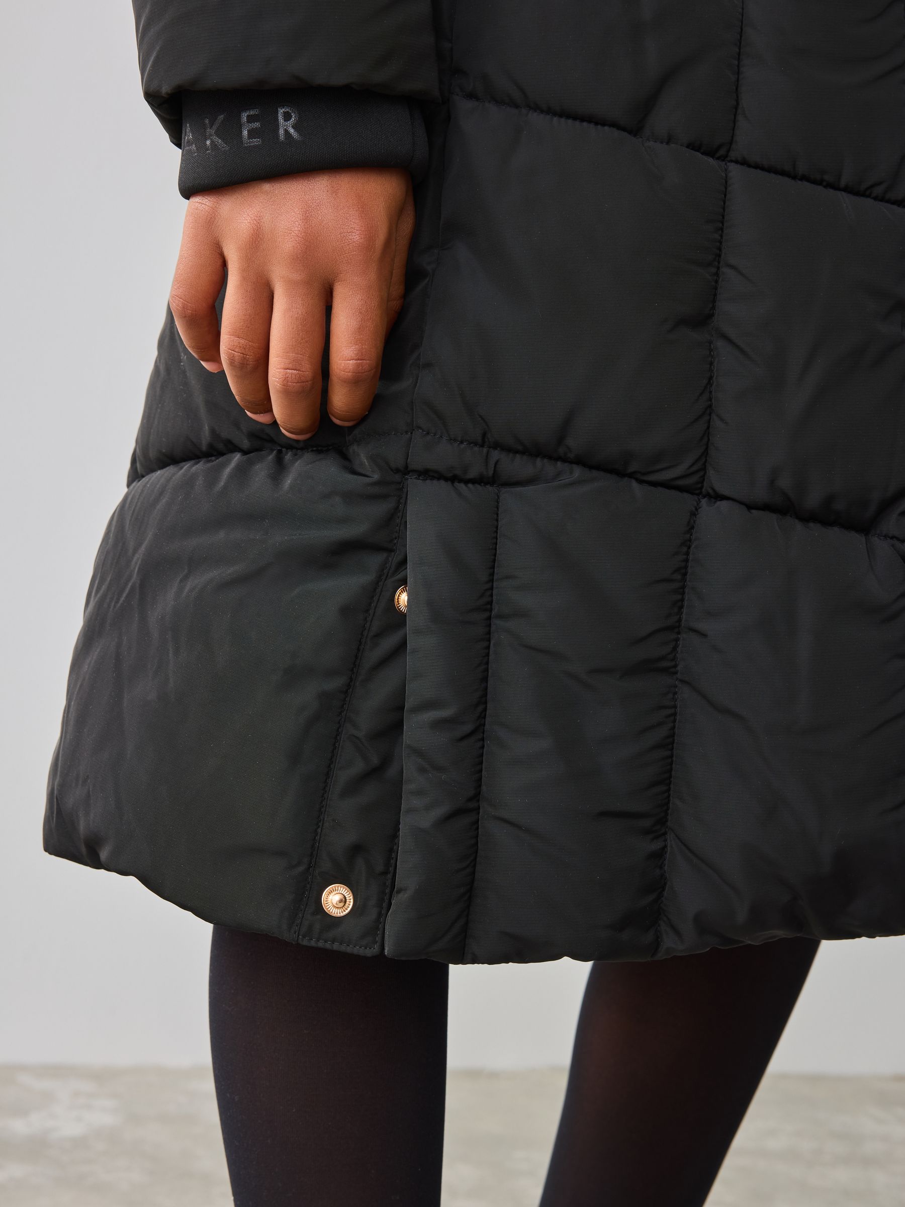 Zwart - Baker by Ted Baker Regenbestendige gewatteerde lange jas met strik op de rug en ceintuur