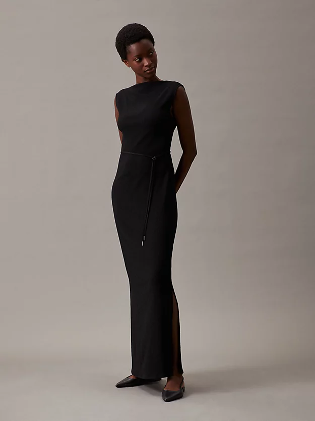 Vestido maxi trapézio de corte folgado
