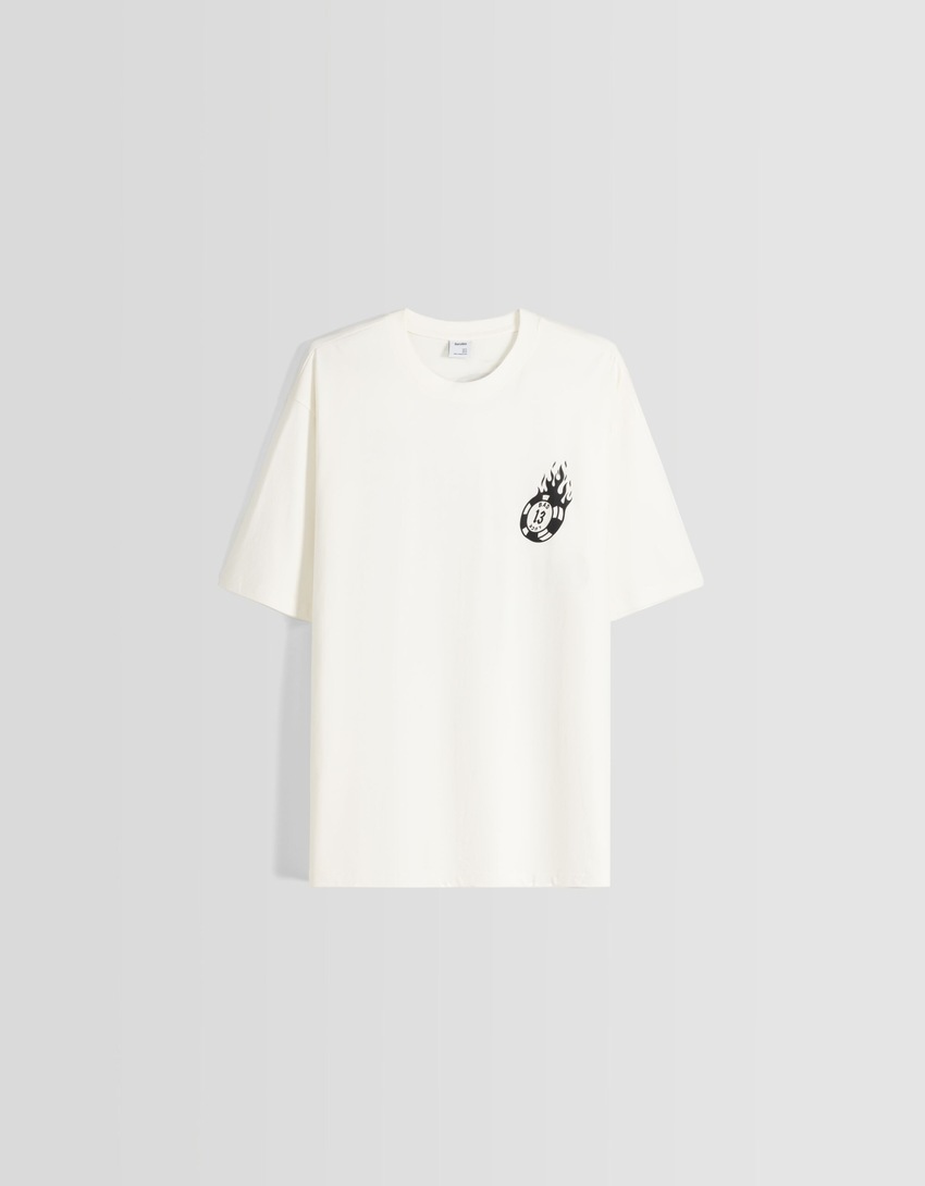 Camiseta de manga curta com estampa e modelagem quadrada