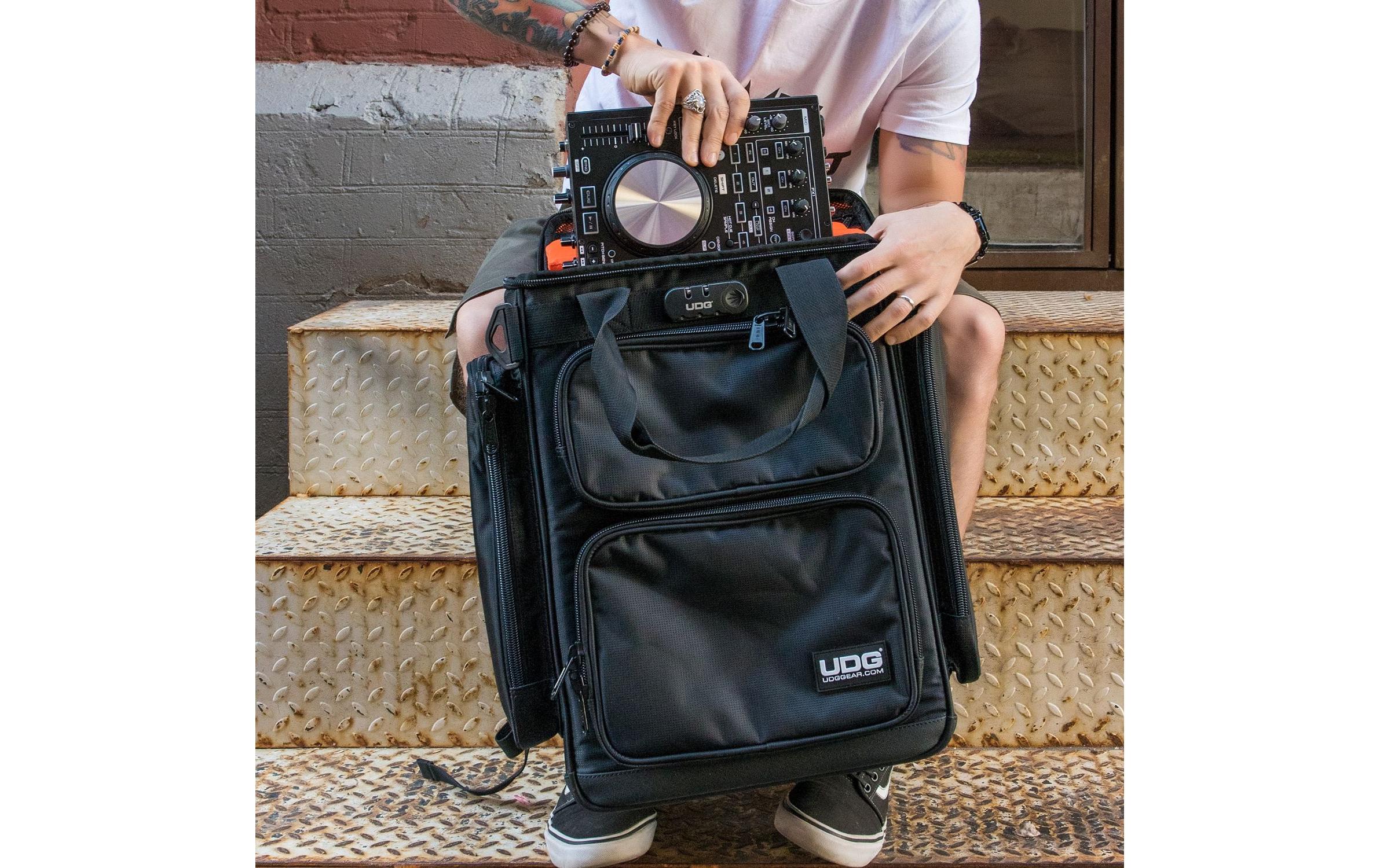 Transporttasche U9022BL/OR Ultimate ProducerBag Large<br>Wetterfeste Rucksack-Tasche für Music-Equipment