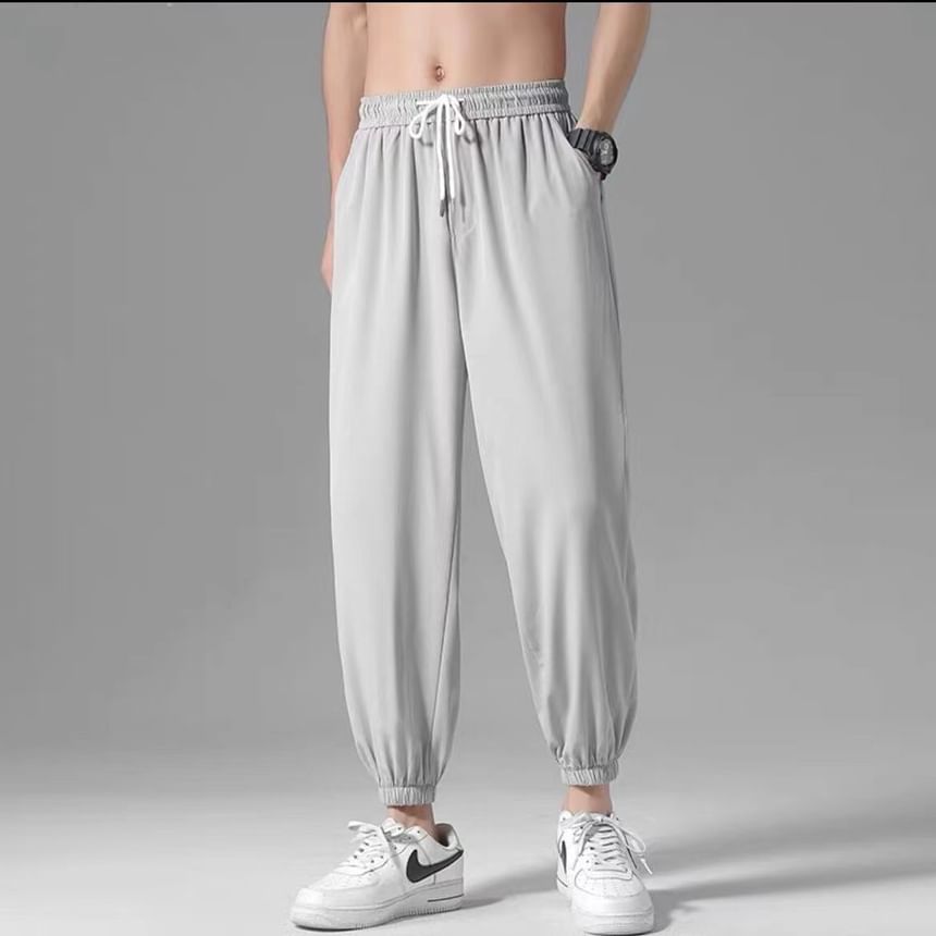 Wewewow - Mid Rise Plain Cropped Tapered Pants