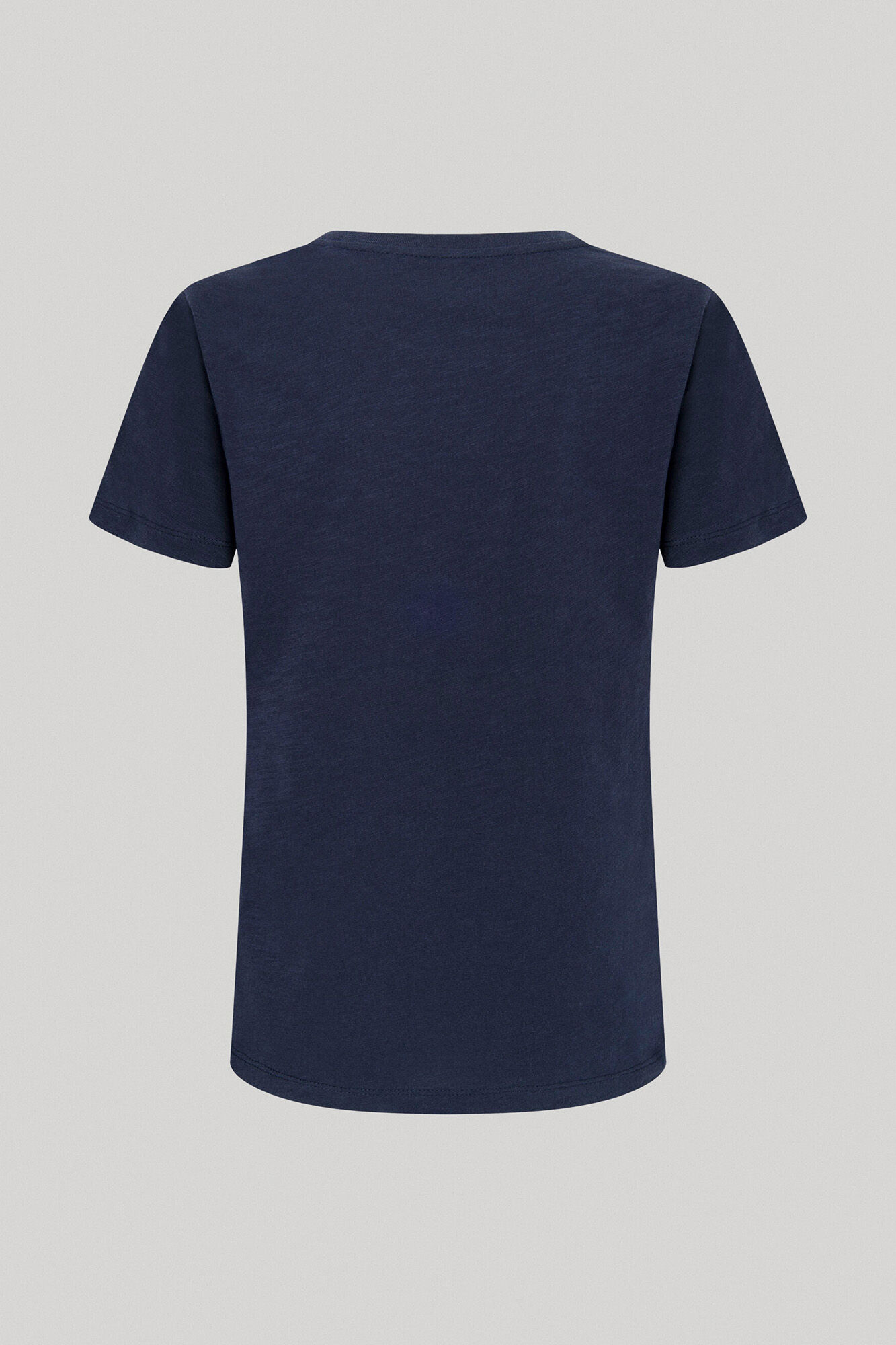 estampa de logotipo em camiseta