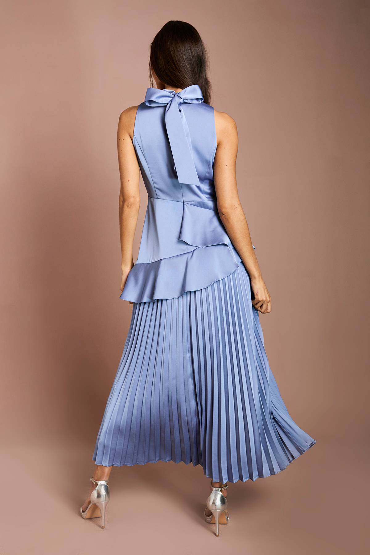 Coast Robe En Crêpe Dos Satin À Volants Plissés Sans Manches