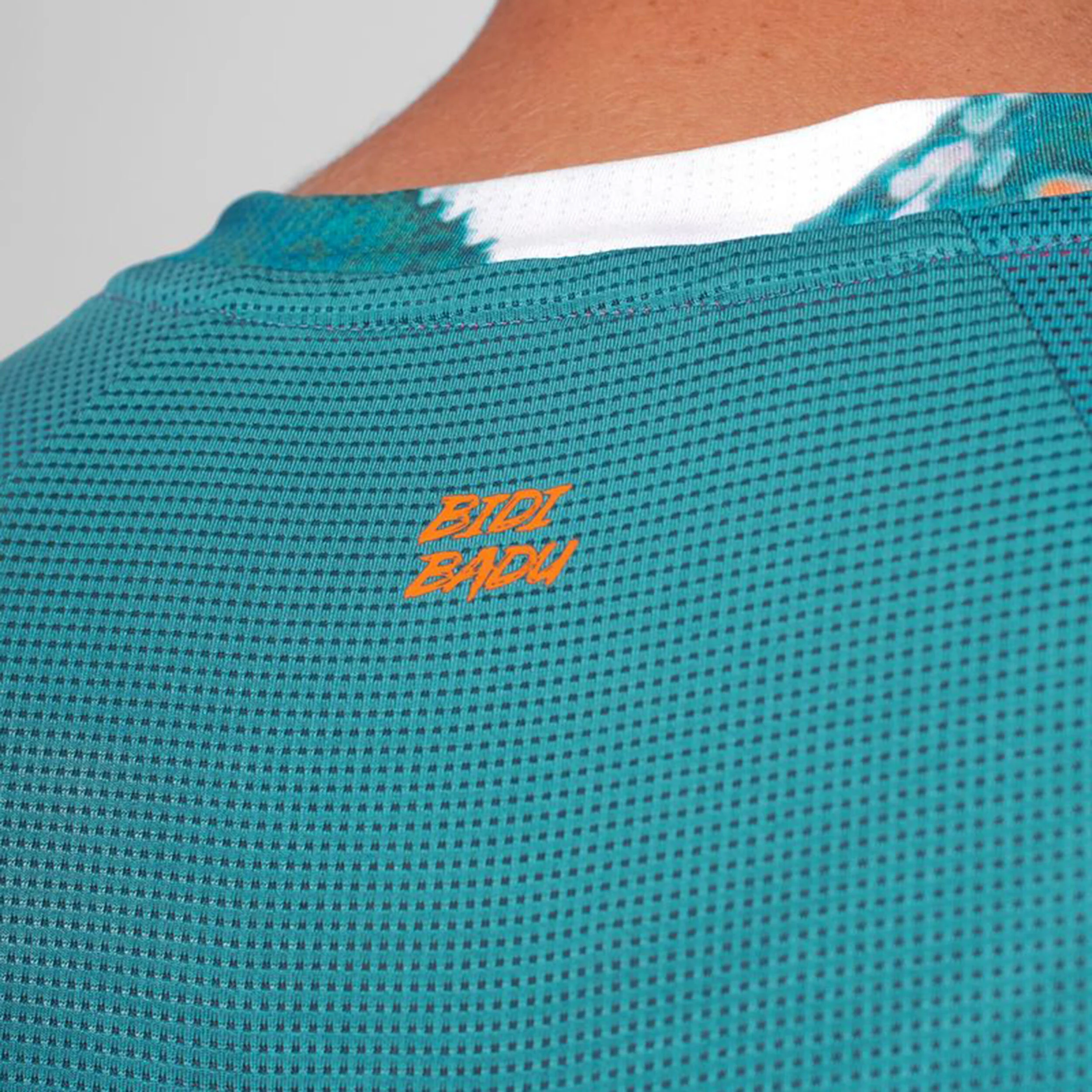 BIDI BADU Melbourne 2025 V-Neck T-shirt Hommes - Bleu Petrol, Orange