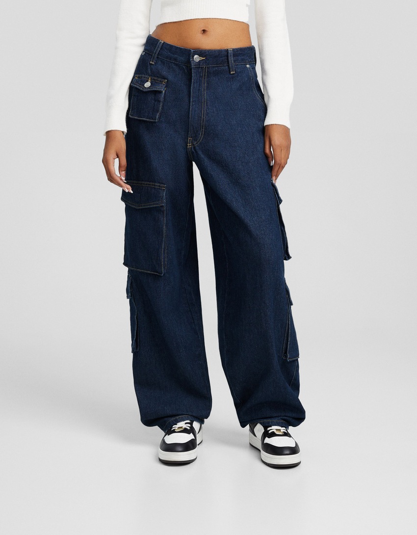 calça cargo balão com efeito desbotado