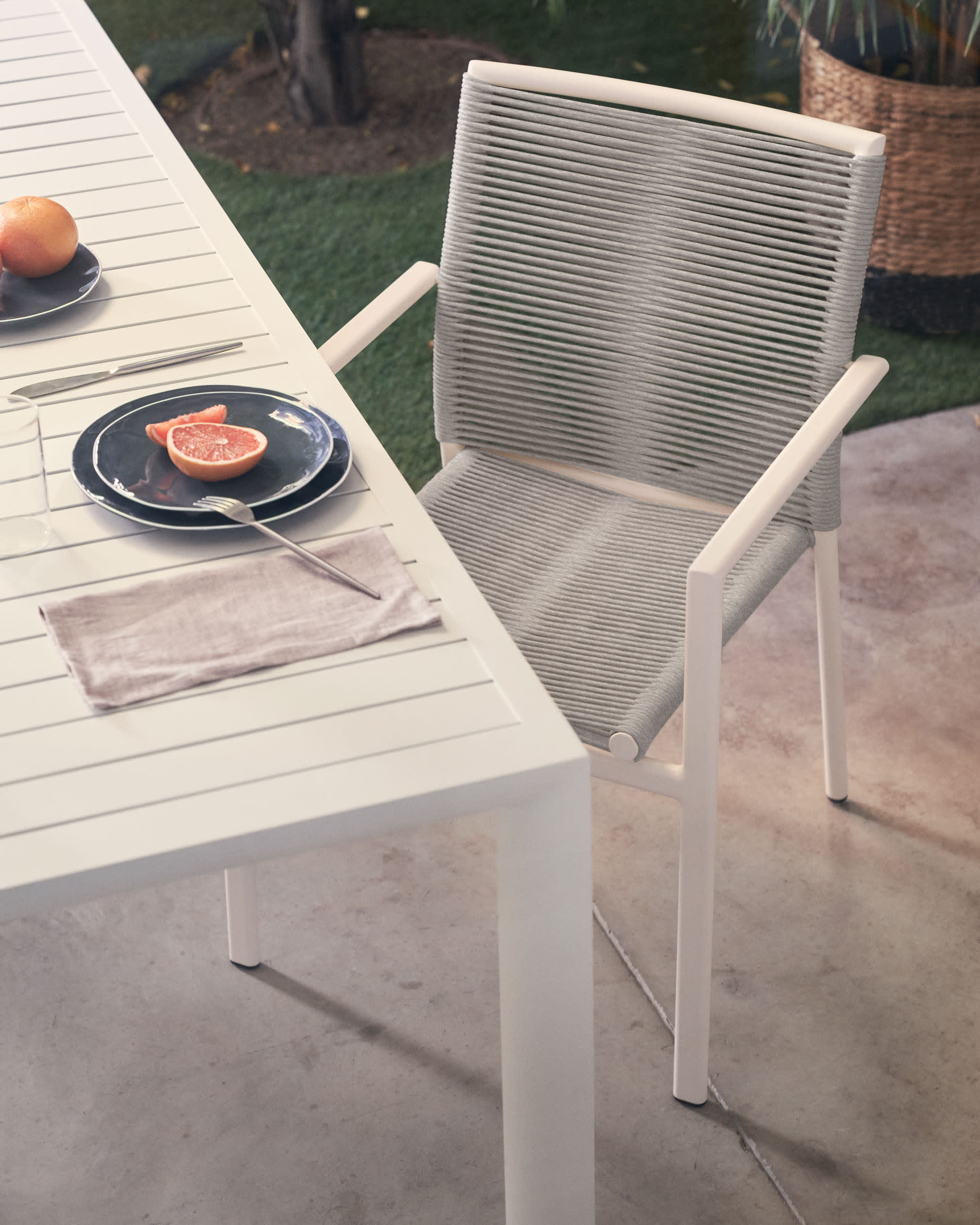 Kave Home - Culip buitentafel van aluminium met witte afwerking 180 x