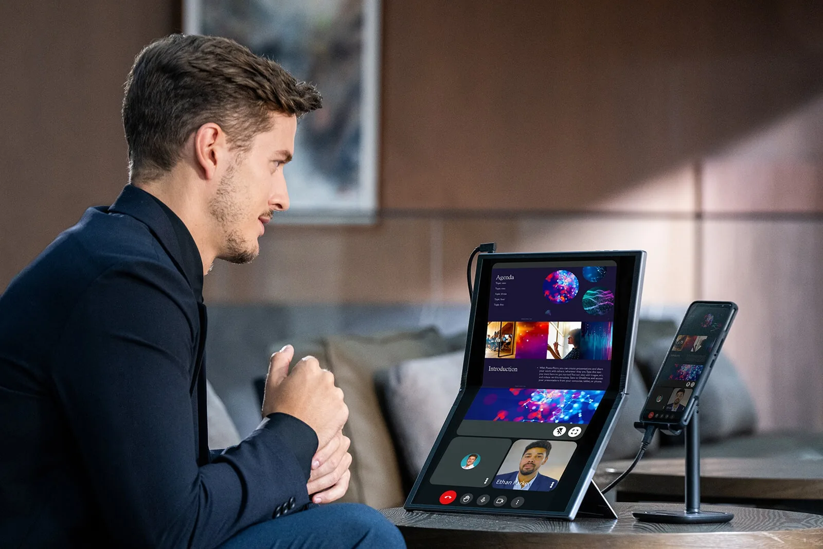 Asus ZenScreen Fold OLED MQ17QH Écrans de bureau et professionnels