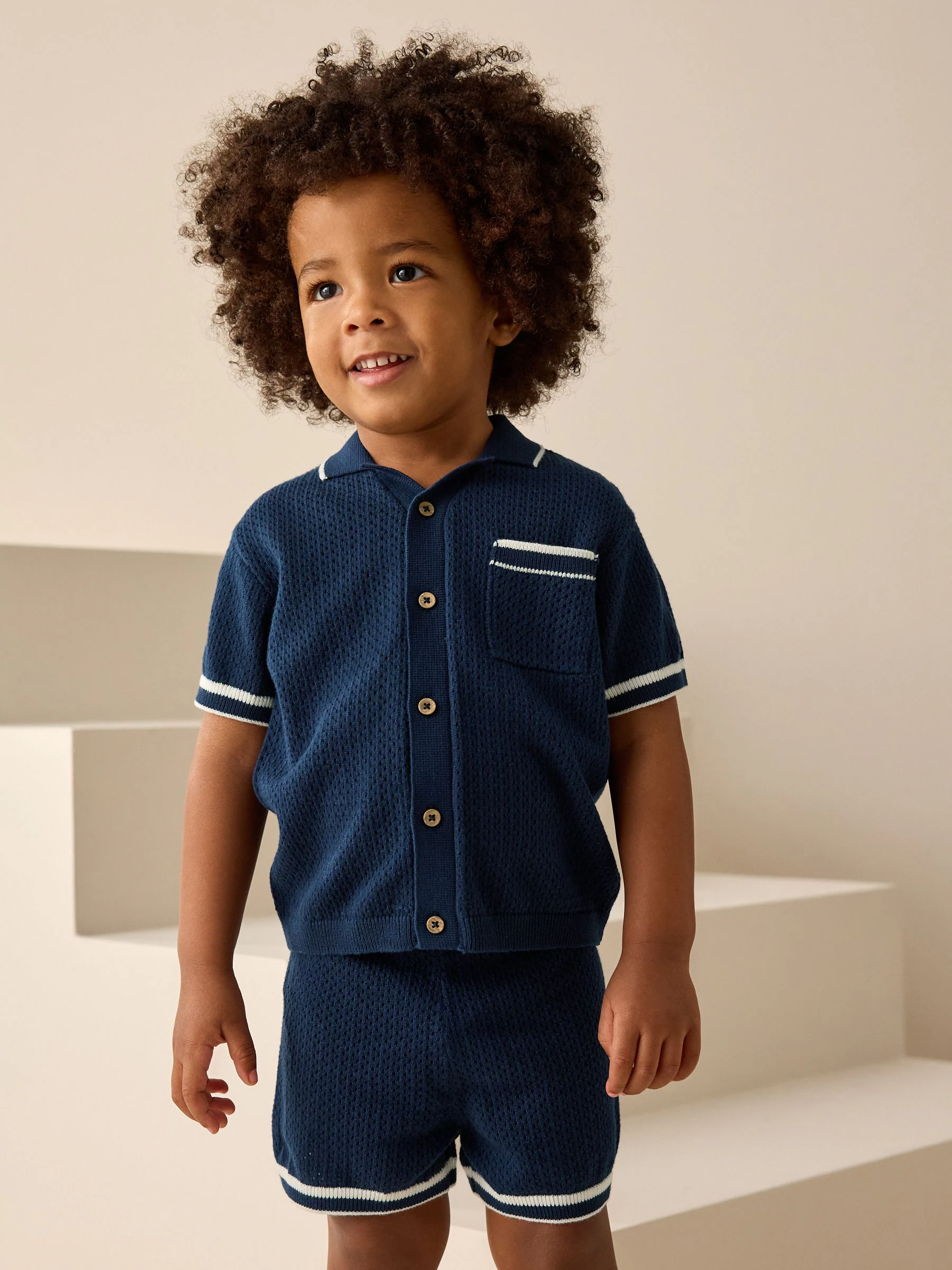 Donkerblauw - Set van gebreid poloshirt met textuur en reverskraag en shorts (3mnd -10jr)