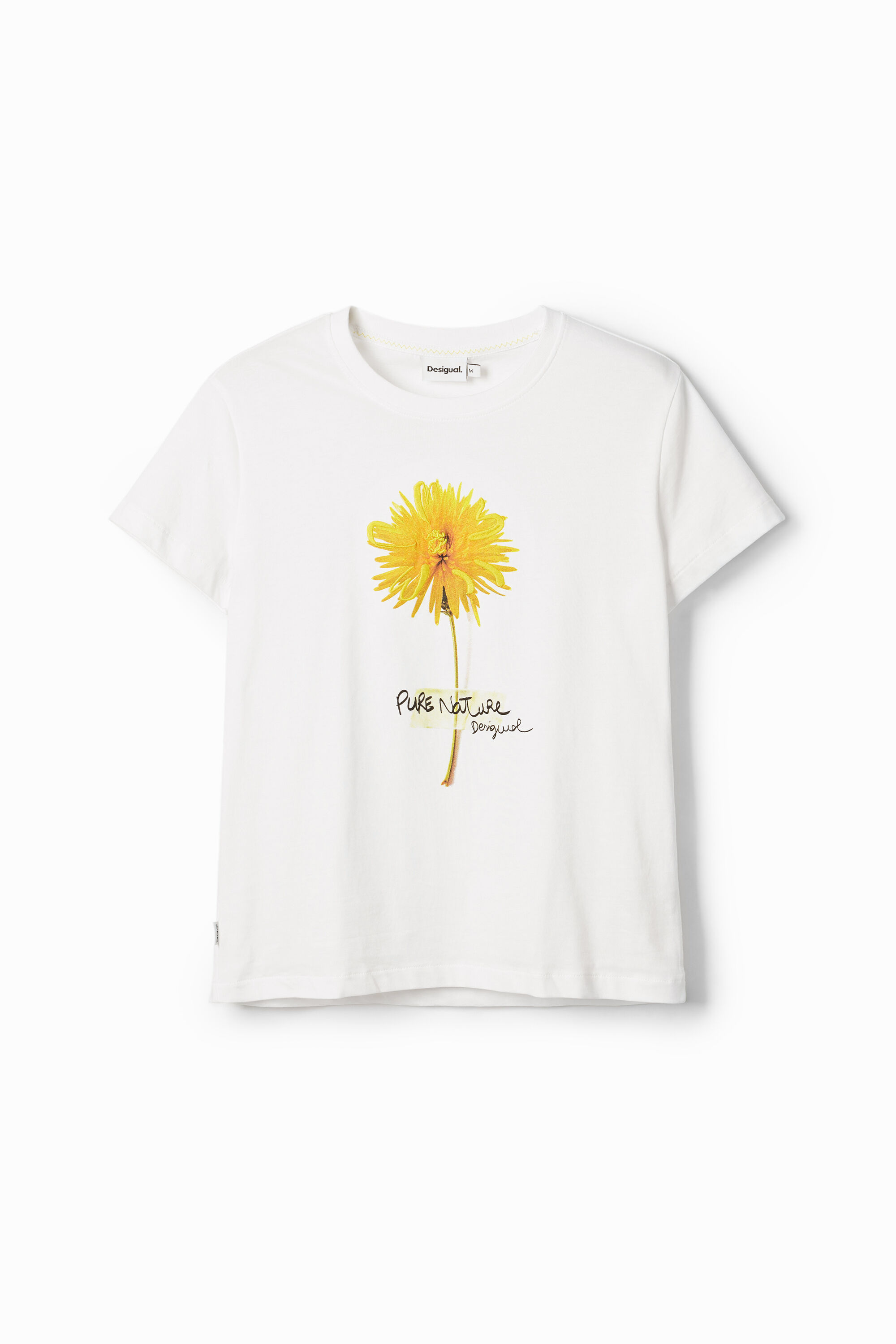 Camiseta com ilustração de flores