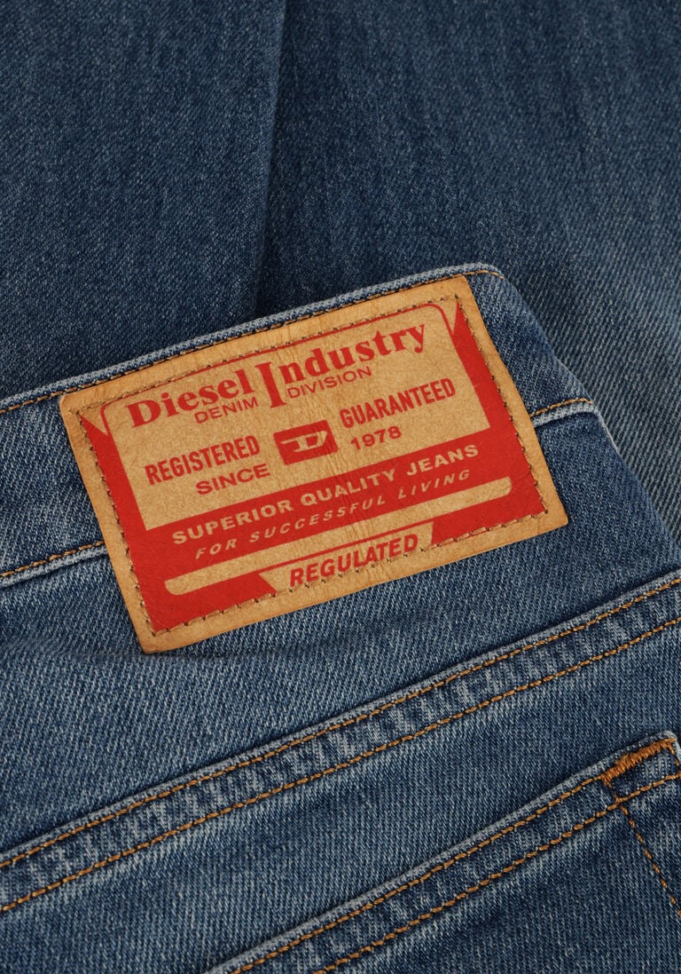 DIESEL blauwe diesel straight leg jeans d-yennox