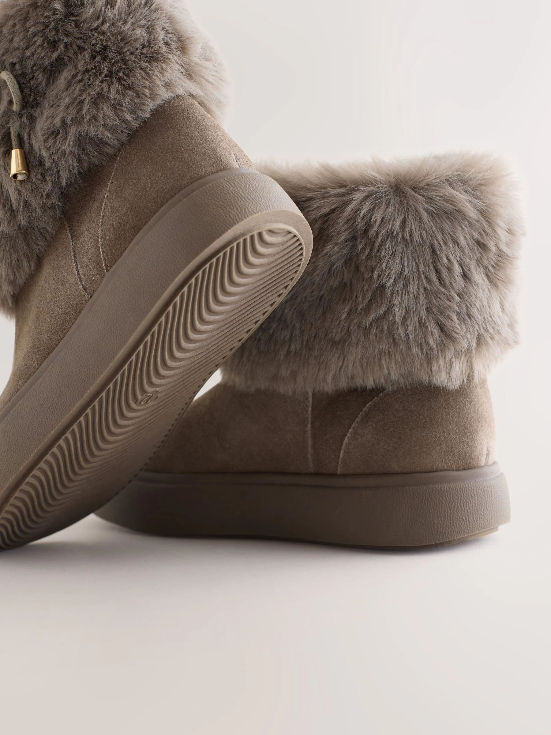 Grijs - Water Repellent Suede Boots