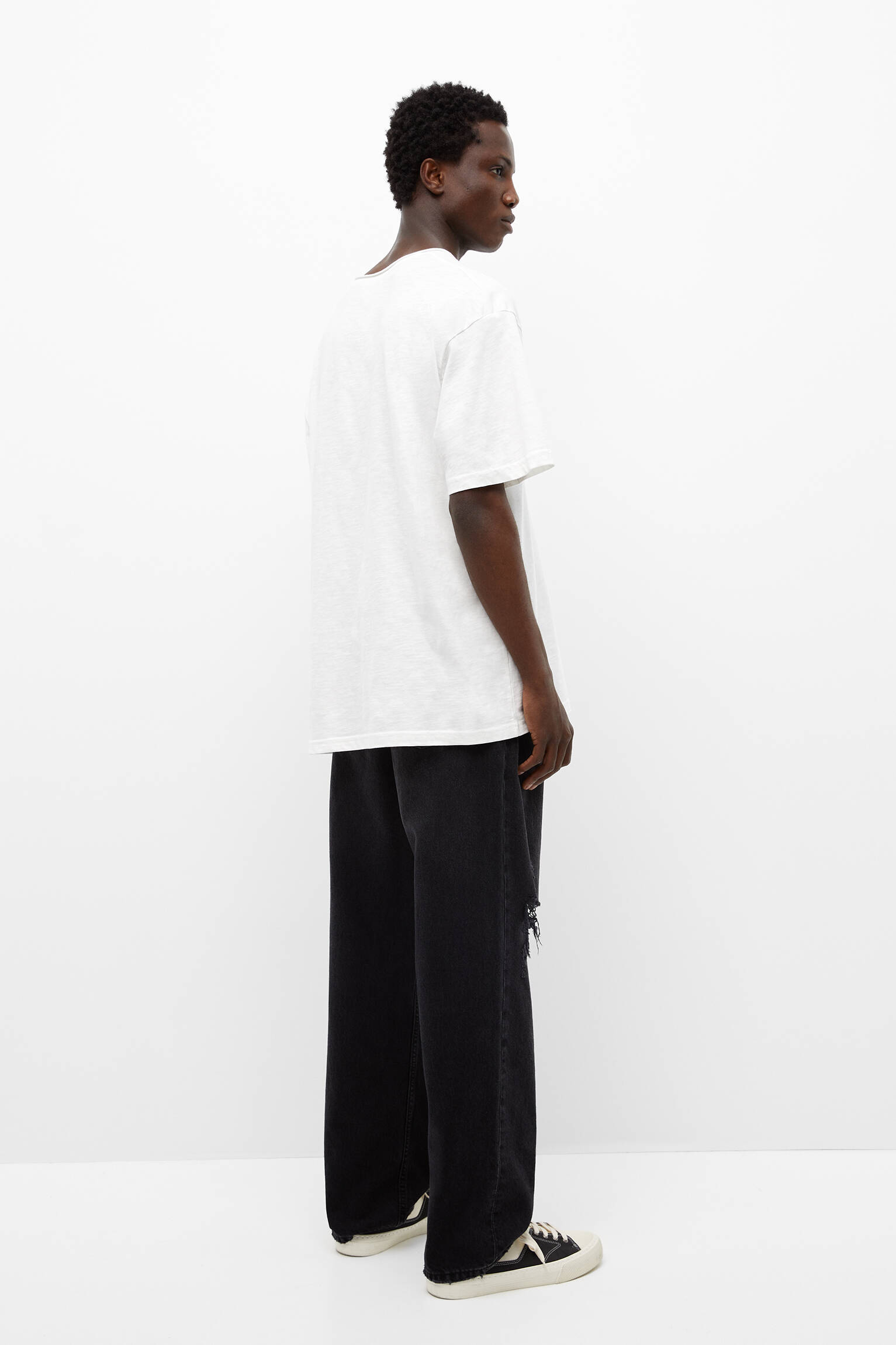 Calça jeans básica de perna larga rasgada - NEG-DELAV