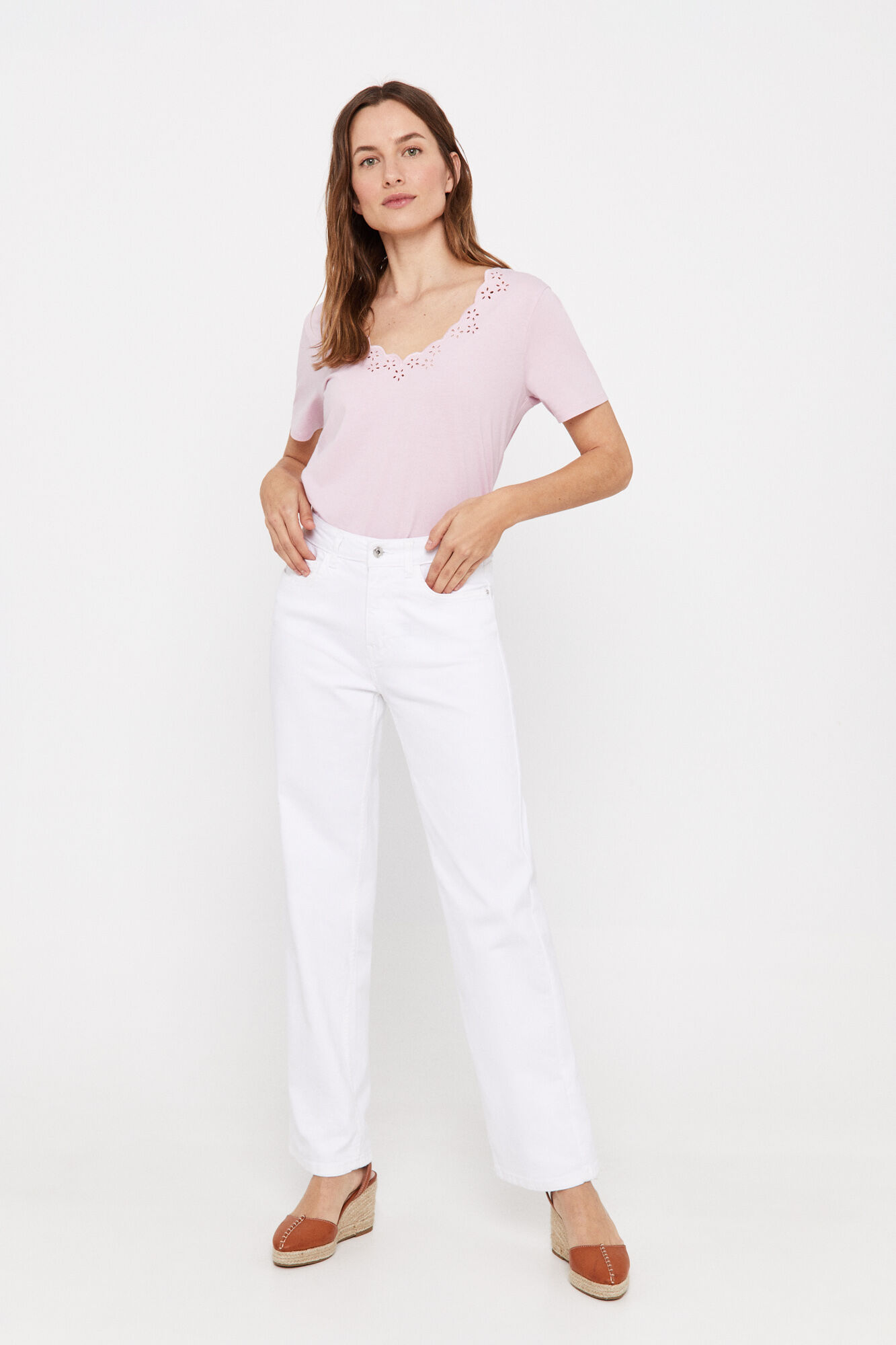 Camiseta romântica com bordado vazado - Lilás