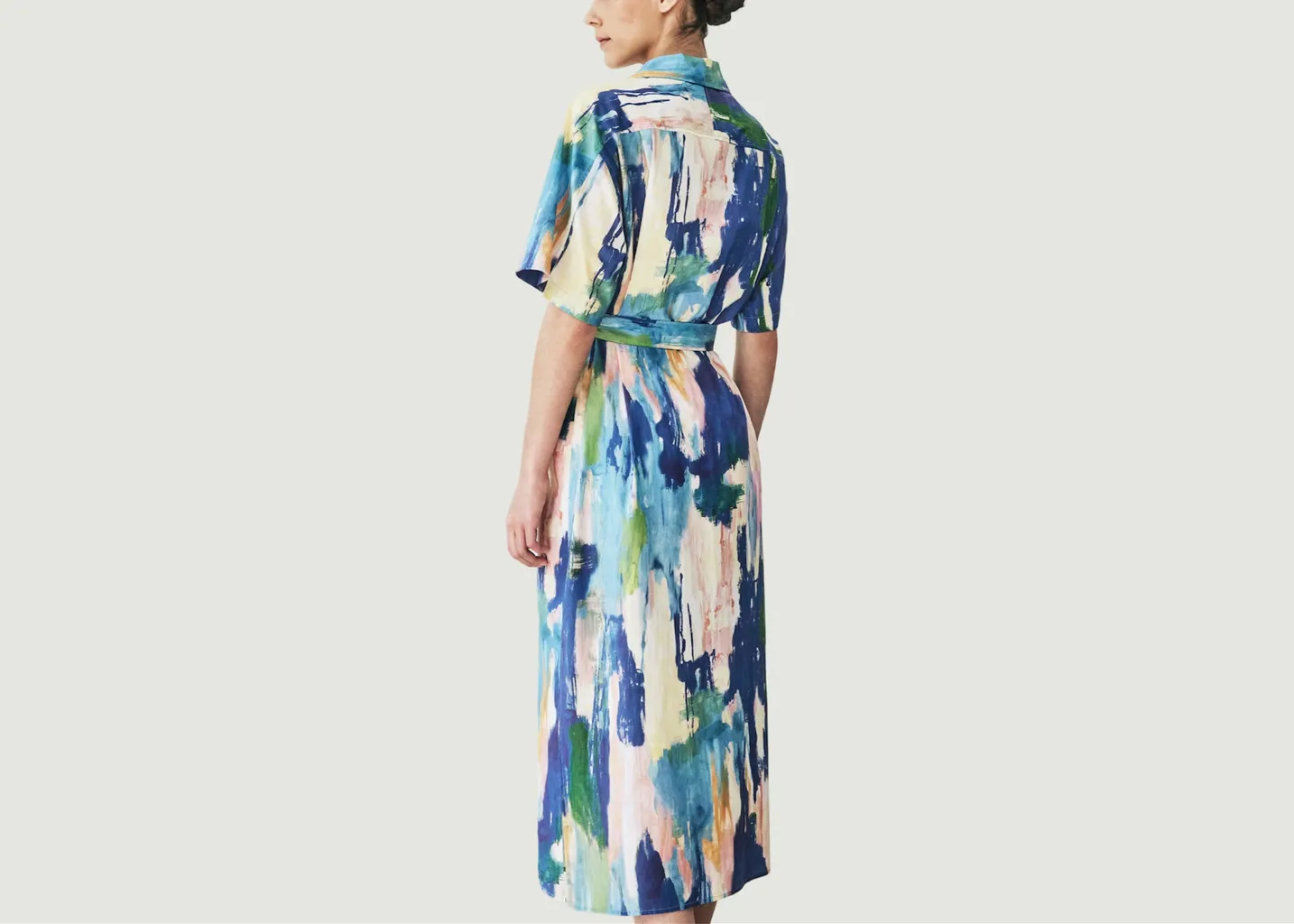 Robe Delta Christine Phung
