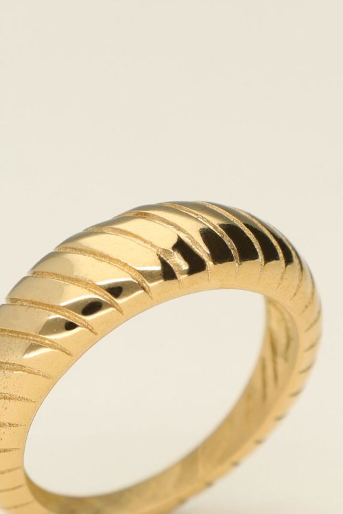 Universe ring met ribbels