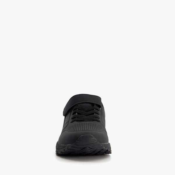 Blue Box jongens sneakers zwart met airzool