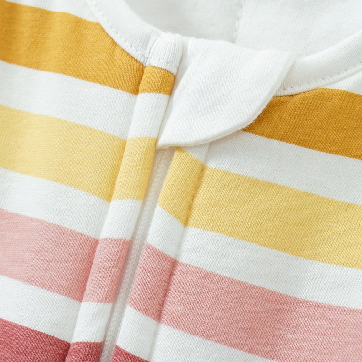 Topomini Baby Schlafsack mit Allover-Muster gelb / weiss / bunt