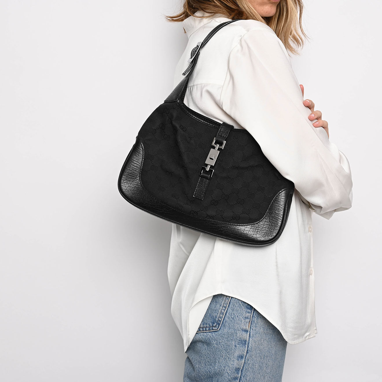 Gucci Sac porté épaule Jackie en Toile Monogramme noir - Très bon état - L.32 cm